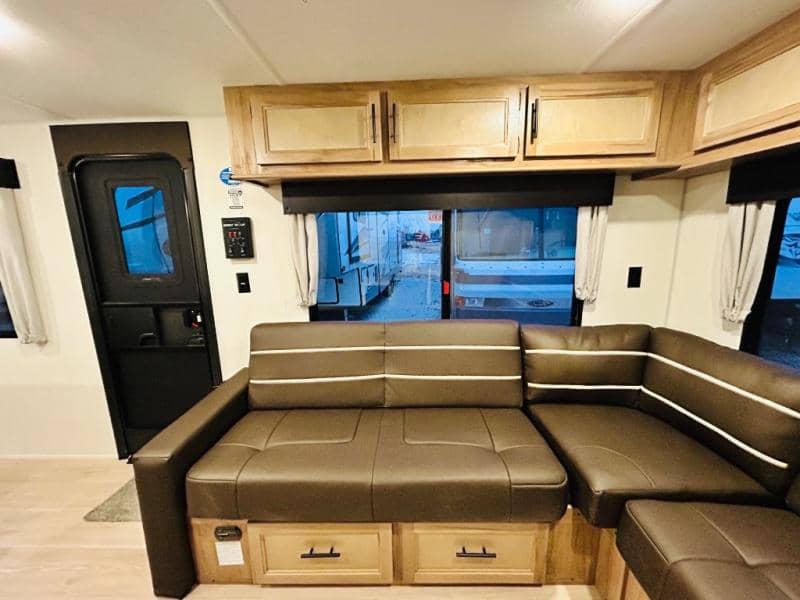 2025 Forest River 2025 Forest River Cherokee Grey Wolf - thumbnail 35