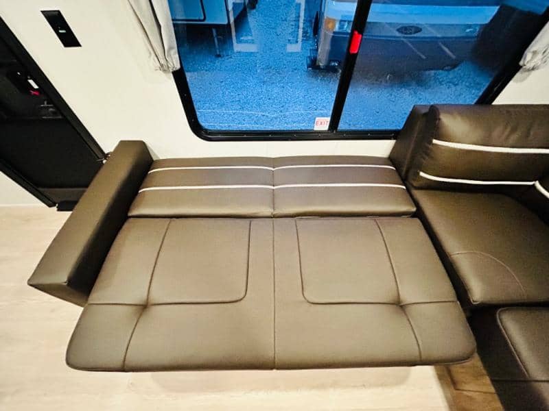 2025 Forest River 2025 Forest River Cherokee Grey Wolf - thumbnail 39