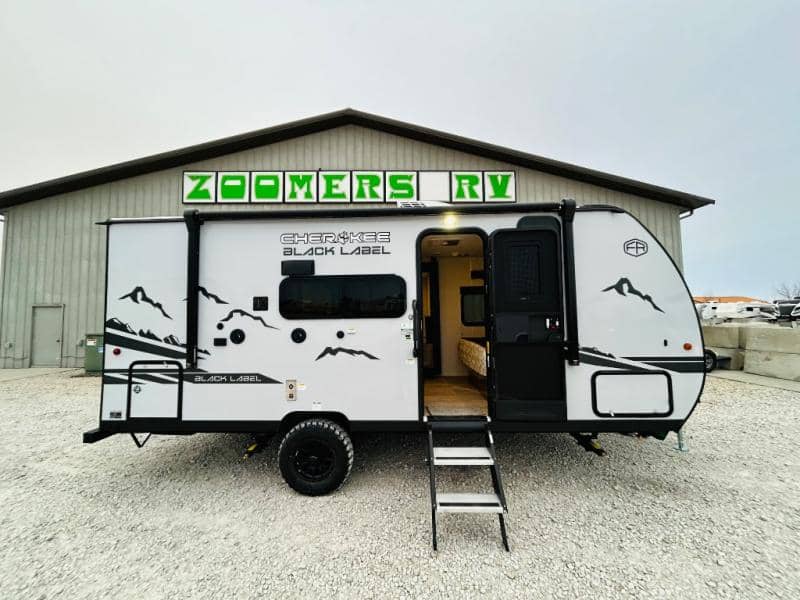 2025 Forest River 2025 Forest River Cherokee Wolf Pup - thumbnail 4