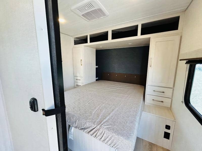 2025 Forest River 2025 Forest River Surveyor Legend X - thumbnail 17