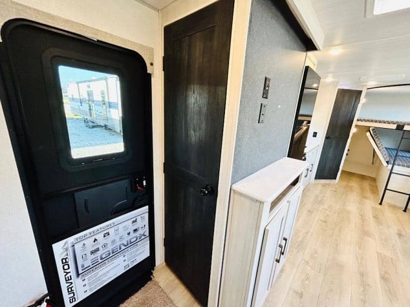 2025 Forest River 2025 Forest River Surveyor Legend X - thumbnail 33