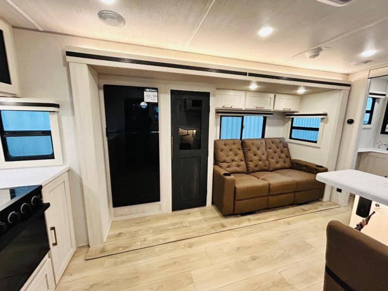 2025 Forest River 2025 Forest River Surveyor Legend - thumbnail 19