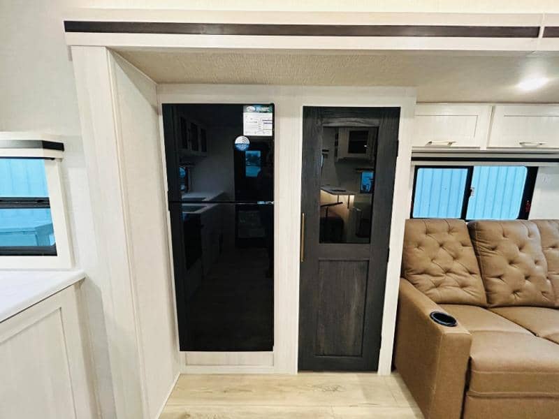 2025 Forest River 2025 Forest River Surveyor Legend - thumbnail 37