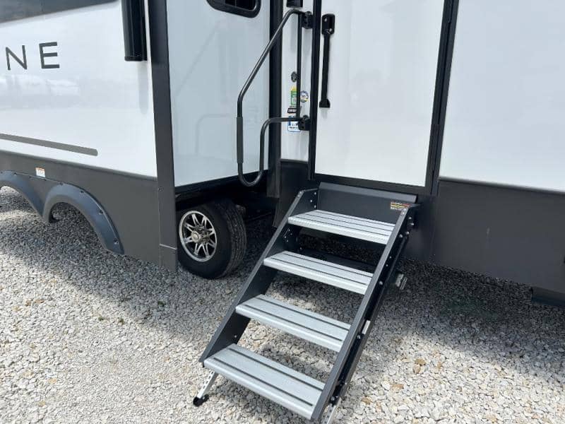 2025 Keystone RV 2025 Keystone RV Alpine - thumbnail 19