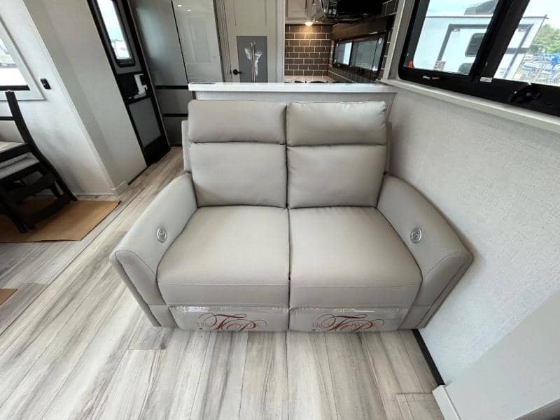 2025 Keystone RV 2025 Keystone RV Alpine - thumbnail 28