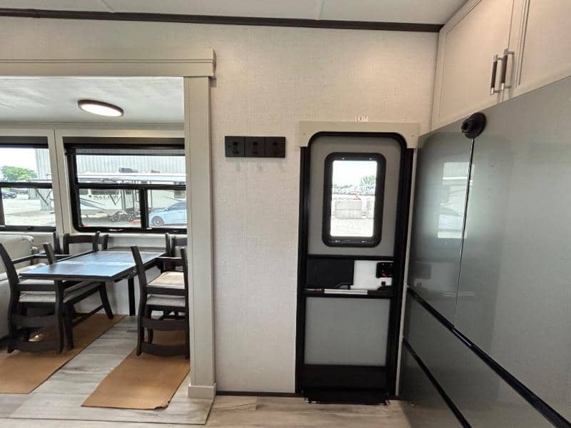 2025 Keystone RV 2025 Keystone RV Alpine - thumbnail 37