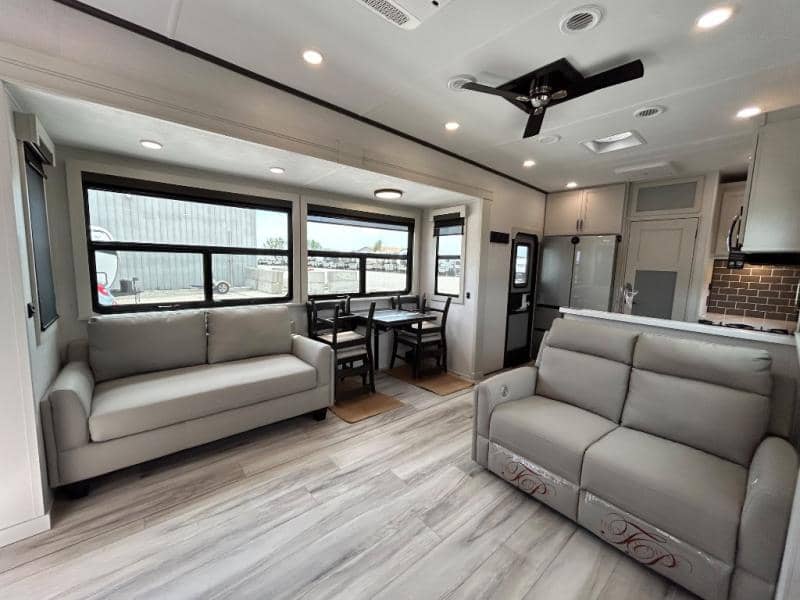 2025 Keystone RV 2025 Keystone RV Alpine - thumbnail 40