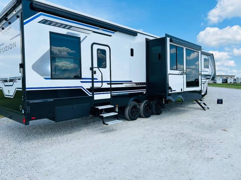 2025 Keystone RV 2025 Keystone RV Fuzion - thumbnail 5