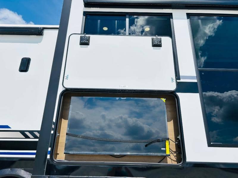 2025 Keystone RV 2025 Keystone RV Fuzion - thumbnail 19