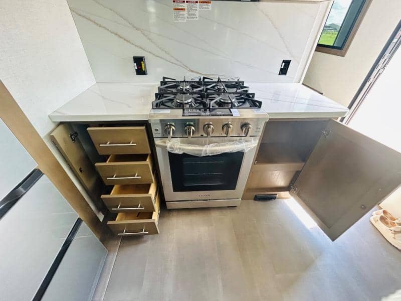 2025 Keystone RV 2025 Keystone RV Fuzion - thumbnail 25