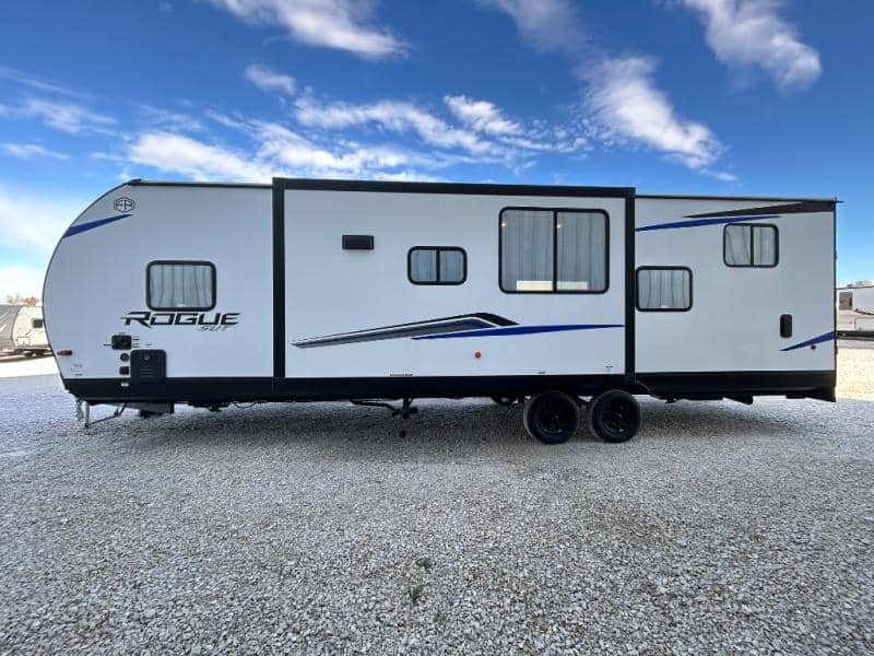 2026 Forest River 2026 Forest River Vengeance Rogue Sut Toy Hauler - thumbnail 6