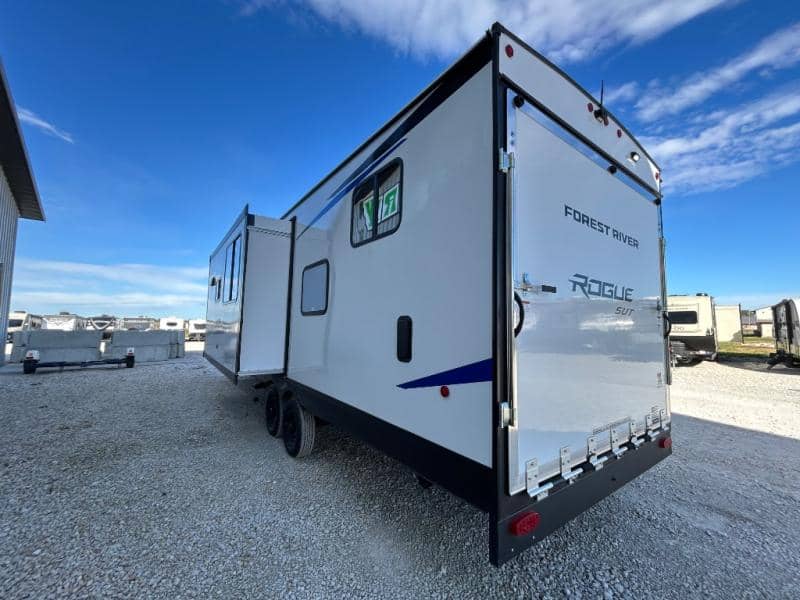2026 Forest River 2026 Forest River Vengeance Rogue Sut Toy Hauler - thumbnail 9