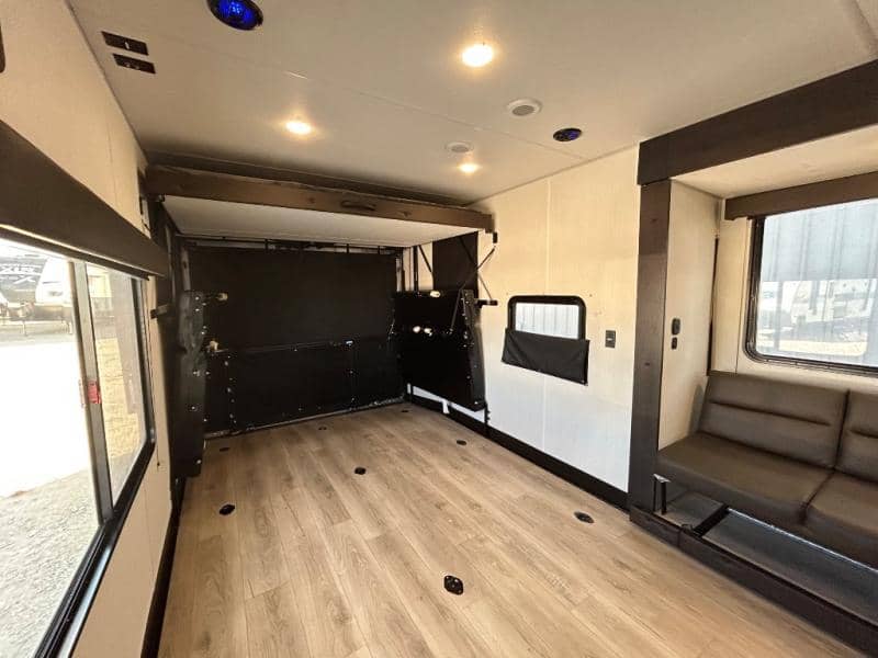 2026 Forest River 2026 Forest River Vengeance Rogue Sut Toy Hauler - thumbnail 12