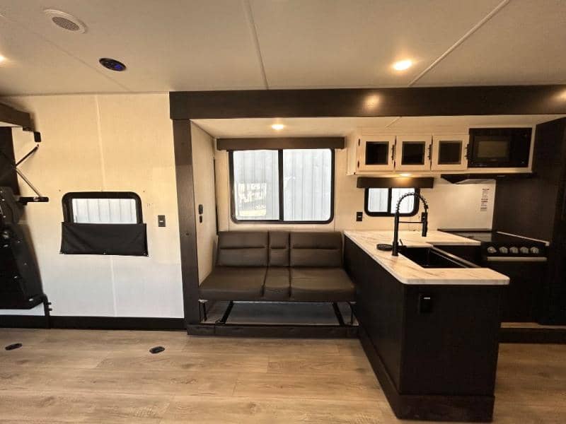 2026 Forest River 2026 Forest River Vengeance Rogue Sut Toy Hauler - thumbnail 15