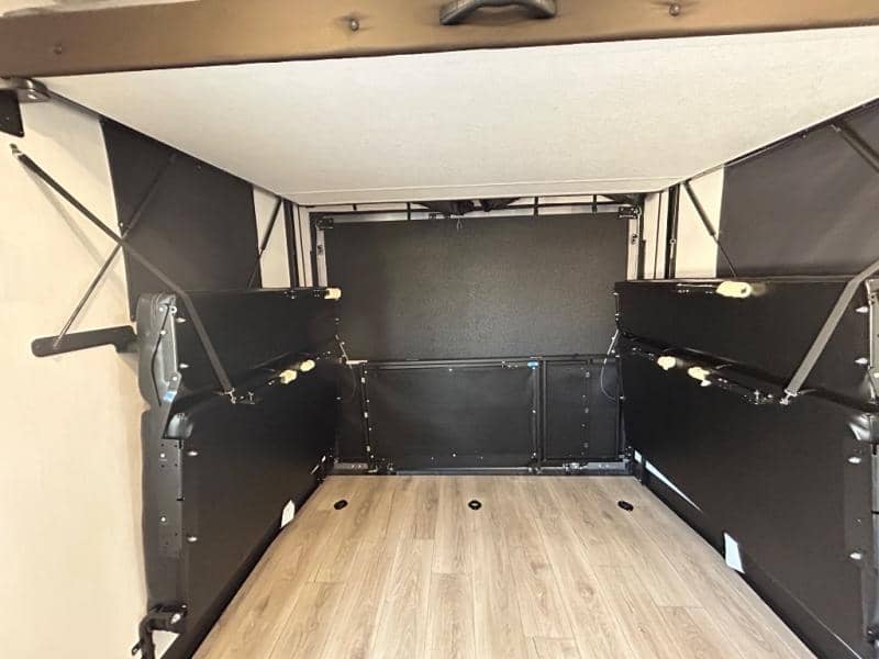 2026 Forest River 2026 Forest River Vengeance Rogue Sut Toy Hauler - thumbnail 18