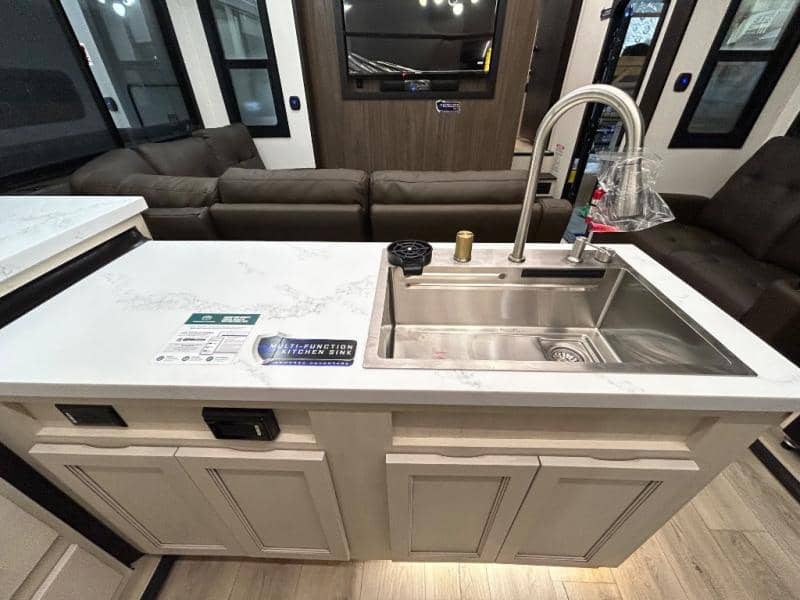 2026 Forest River 2026 Forest River Vengeance Rogue Armored Toy Hauler - thumbnail 18