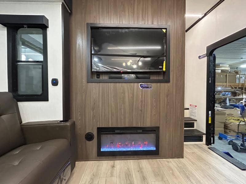 2026 Forest River 2026 Forest River Vengeance Rogue Armored Toy Hauler - thumbnail 34