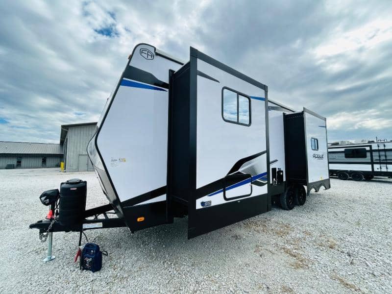 2026 Forest River 2026 Forest River Vengeance Rogue Armored Toy Hauler - thumbnail 9