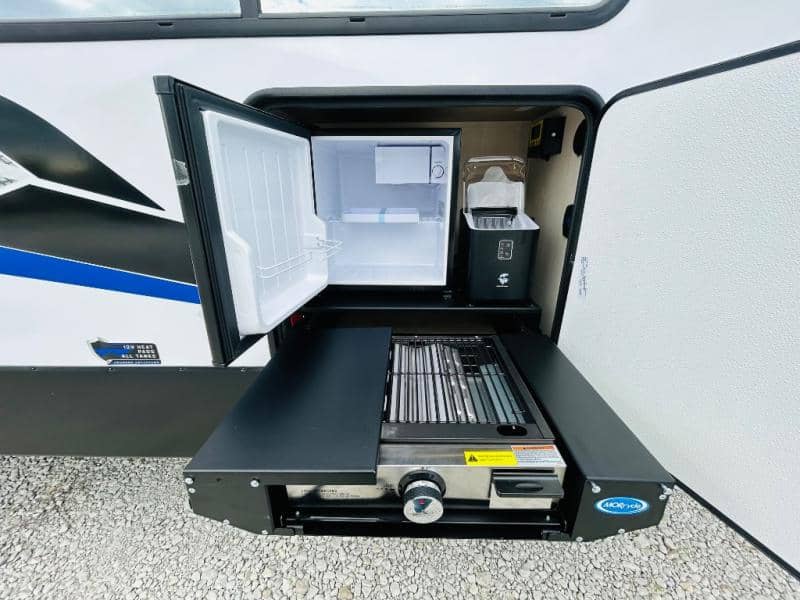 2026 Forest River 2026 Forest River Vengeance Rogue Armored Toy Hauler - thumbnail 15