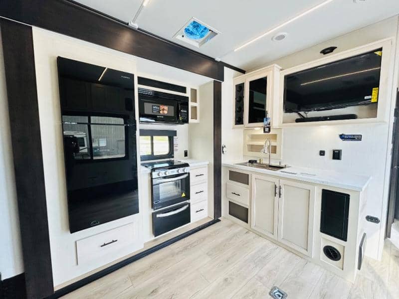 2026 Forest River 2026 Forest River Vengeance Rogue Armored Toy Hauler - thumbnail 24