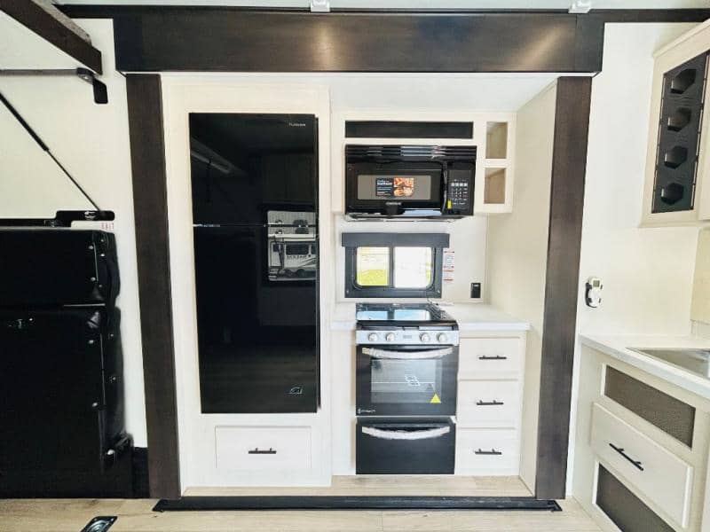 2026 Forest River 2026 Forest River Vengeance Rogue Armored Toy Hauler - thumbnail 33