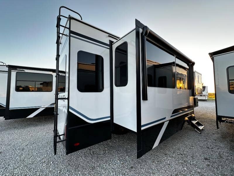 2026 Keystone RV 2026 Keystone RV Alpine - thumbnail 4