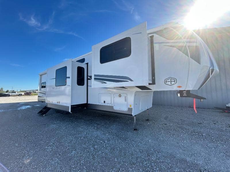 2026 Forest River 2026 Forest River Wildcat - thumbnail 4