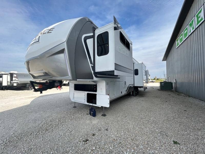 2026 Alliance RV 2026 Alliance RV Paradigm - thumbnail 5