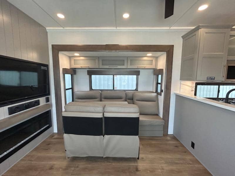 2026 Alliance RV 2026 Alliance RV Paradigm - thumbnail 17