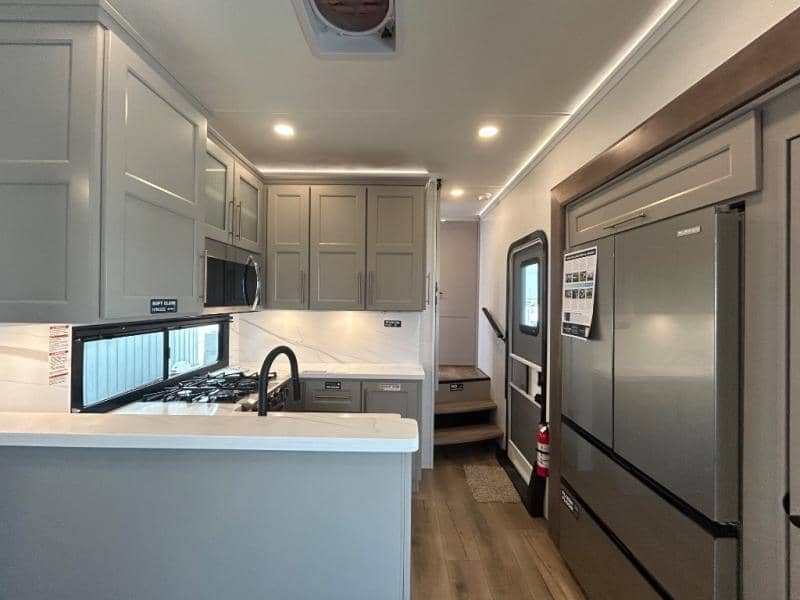 2026 Alliance RV 2026 Alliance RV Paradigm - thumbnail 20