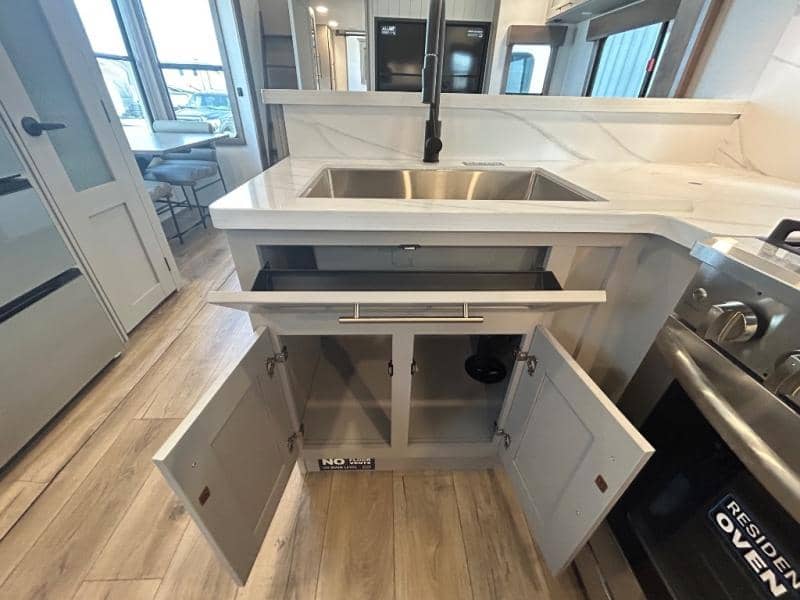 2026 Alliance RV 2026 Alliance RV Paradigm - thumbnail 22