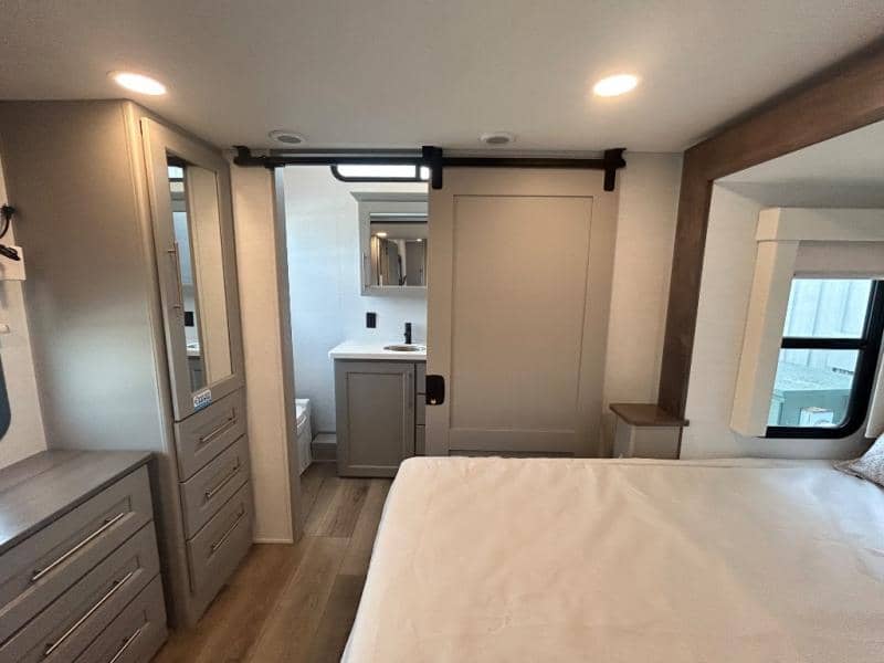 2026 Alliance RV 2026 Alliance RV Paradigm - thumbnail 42