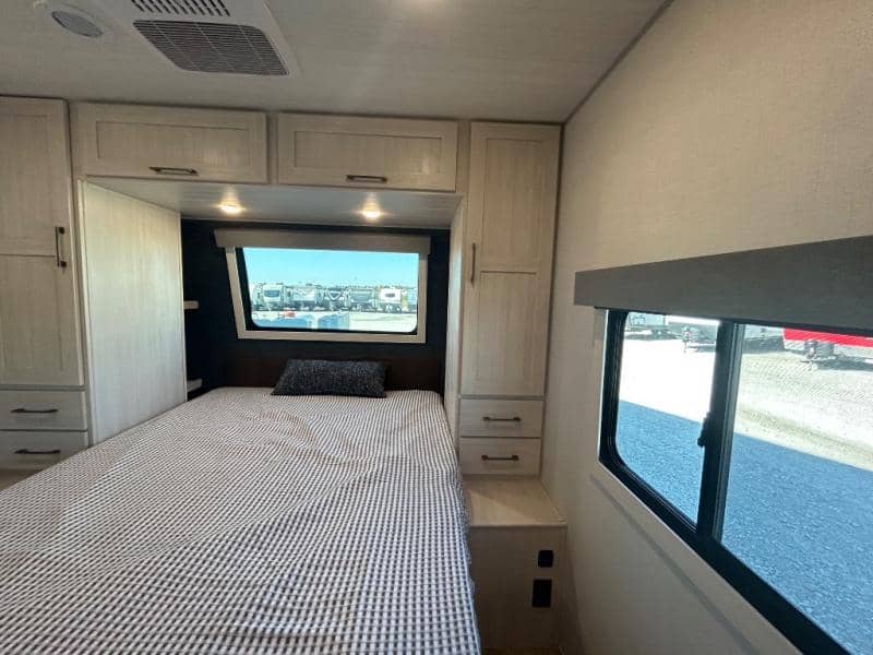 2026 Forest River 2026 Forest River Surveyor Legend - thumbnail 49