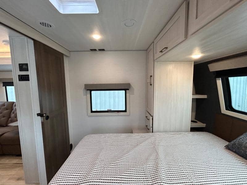 2026 Forest River 2026 Forest River Surveyor Legend - thumbnail 50