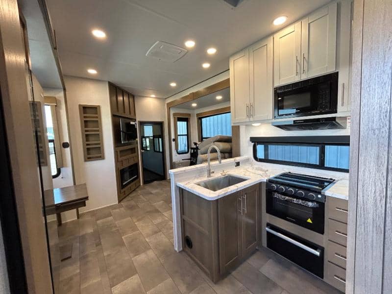 2026 Keystone RV 2026 Keystone RV Fuzion Impact Edition Toy Hauler - thumbnail 17