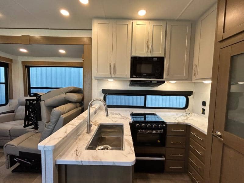 2026 Keystone RV 2026 Keystone RV Fuzion Impact Edition Toy Hauler - thumbnail 18