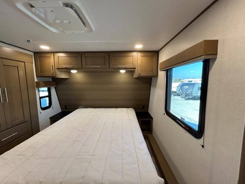 2026 Keystone RV 2026 Keystone RV Fuzion Impact Edition Toy Hauler - thumbnail 48