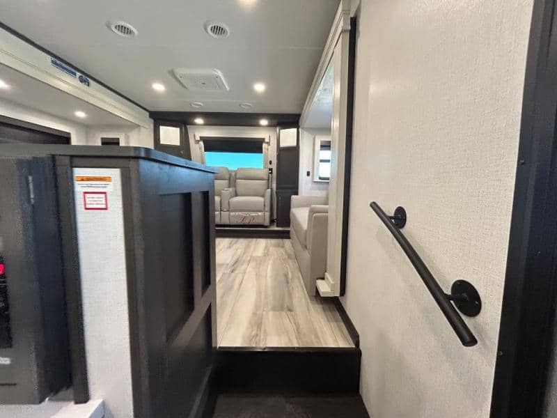 2026 Keystone RV 2026 Keystone RV Alpine - thumbnail 50