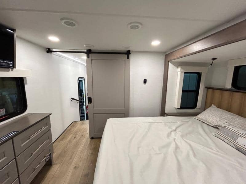 2026 Alliance RV 2026 Alliance RV Paradigm - thumbnail 4