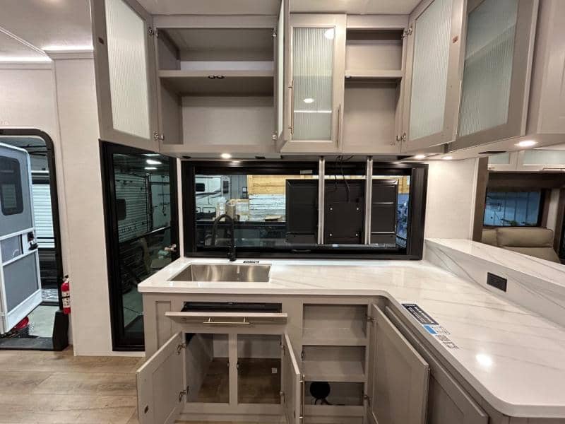 2026 Alliance RV 2026 Alliance RV Paradigm - thumbnail 20