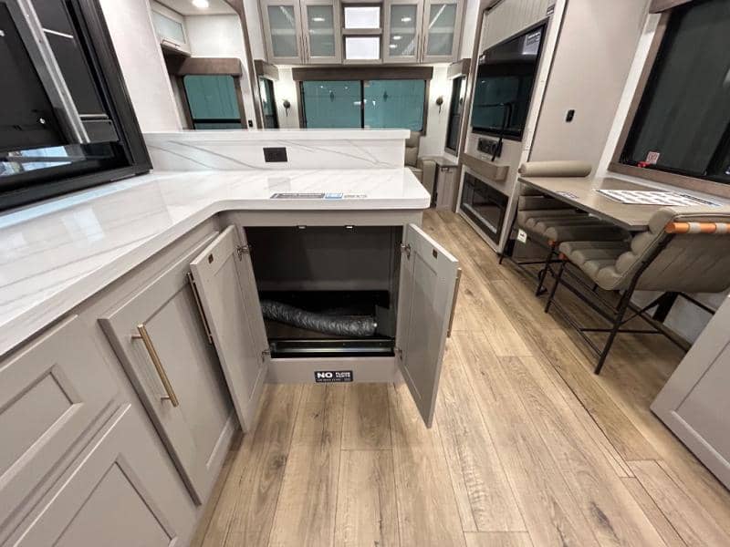 2026 Alliance RV 2026 Alliance RV Paradigm - thumbnail 23