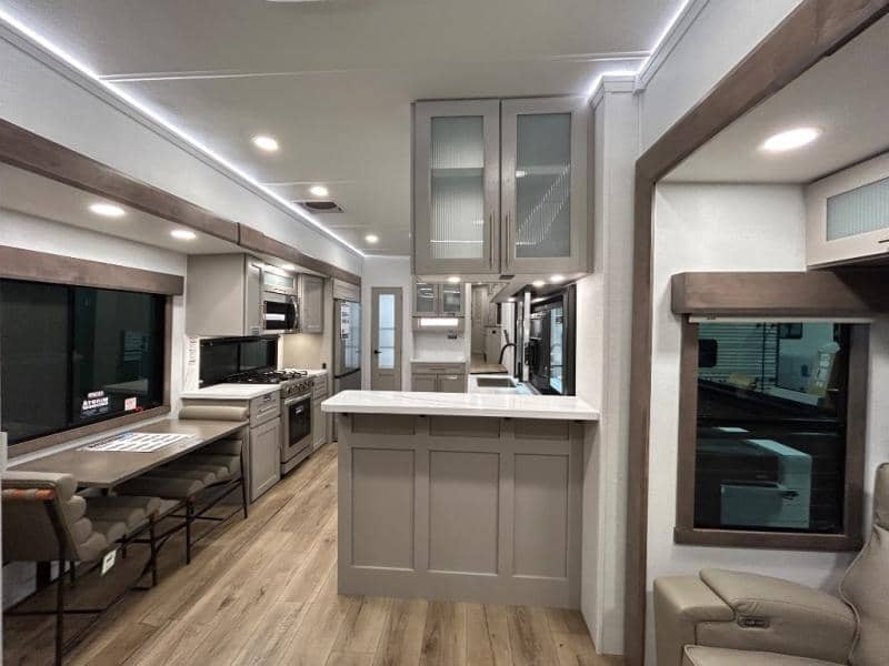 2026 Alliance RV 2026 Alliance RV Paradigm - thumbnail 41