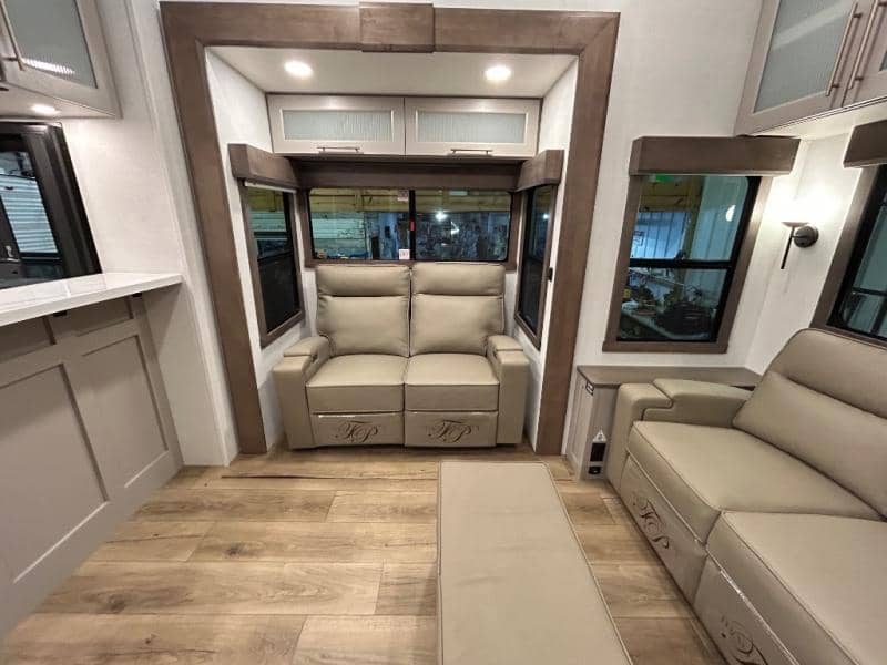 2026 Alliance RV 2026 Alliance RV Paradigm - thumbnail 42