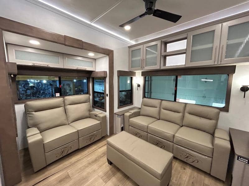 2026 Alliance RV 2026 Alliance RV Paradigm - thumbnail 43