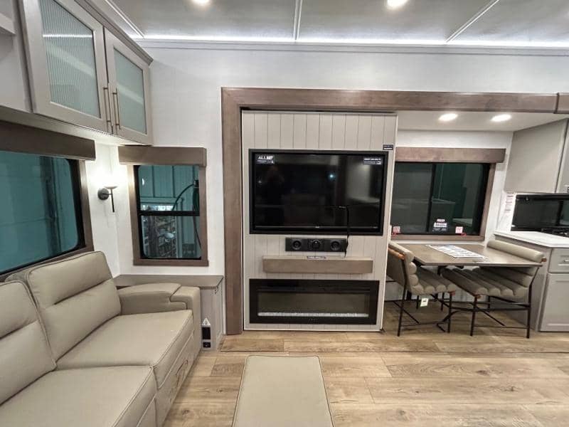 2026 Alliance RV 2026 Alliance RV Paradigm - thumbnail 45