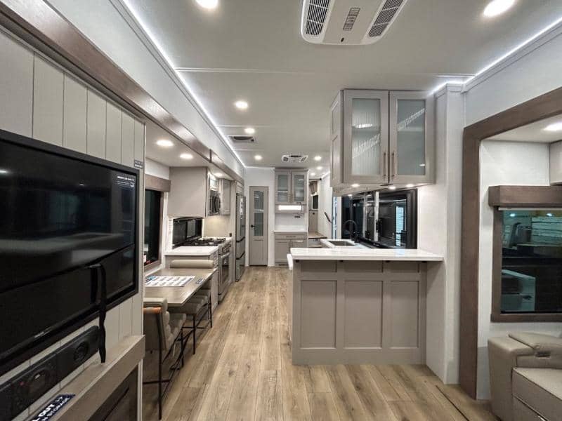 2026 Alliance RV 2026 Alliance RV Paradigm - thumbnail 48