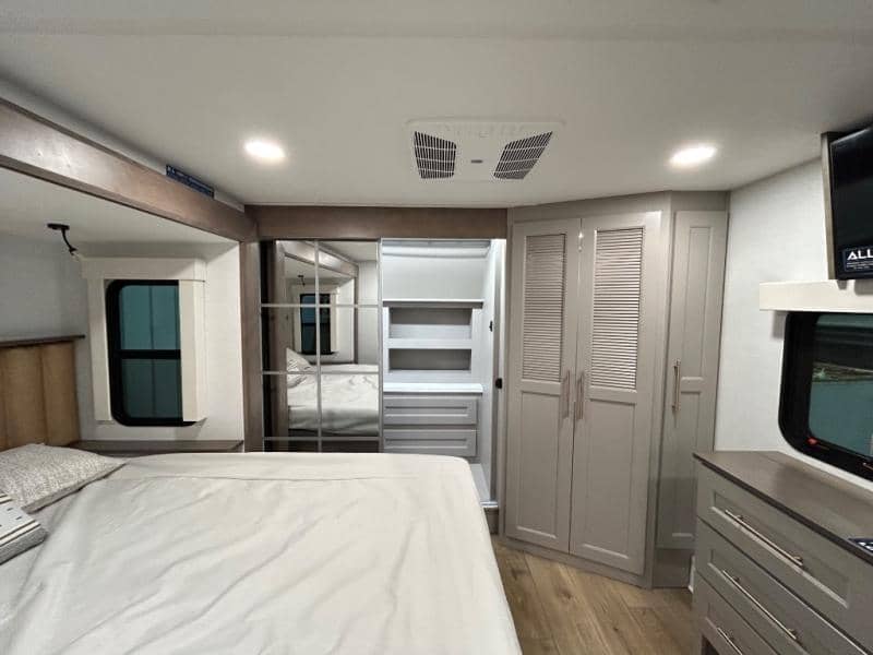 2026 Alliance RV 2026 Alliance RV Paradigm - thumbnail 69