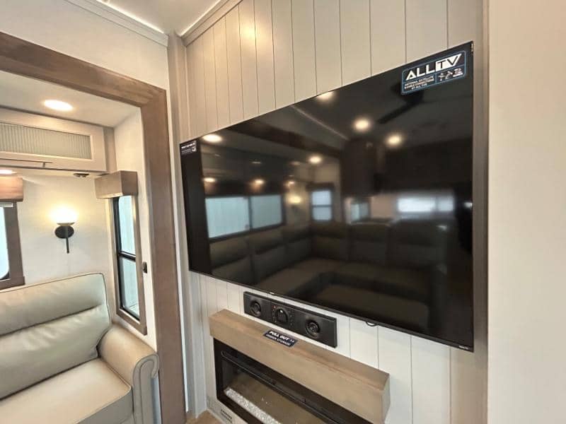 2026 Alliance RV 2026 Alliance RV Paradigm - thumbnail 25