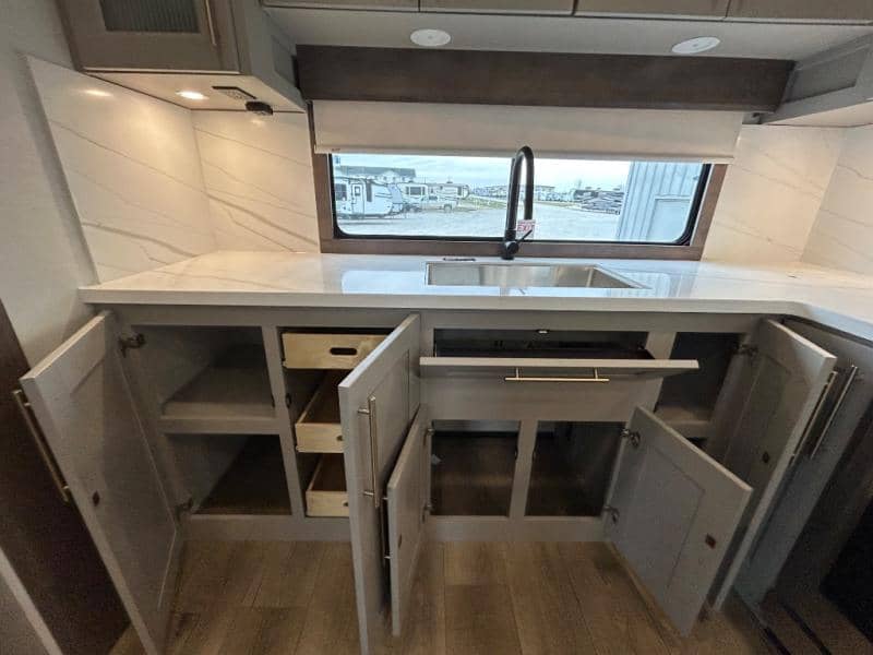 2026 Alliance RV 2026 Alliance RV Paradigm - thumbnail 37