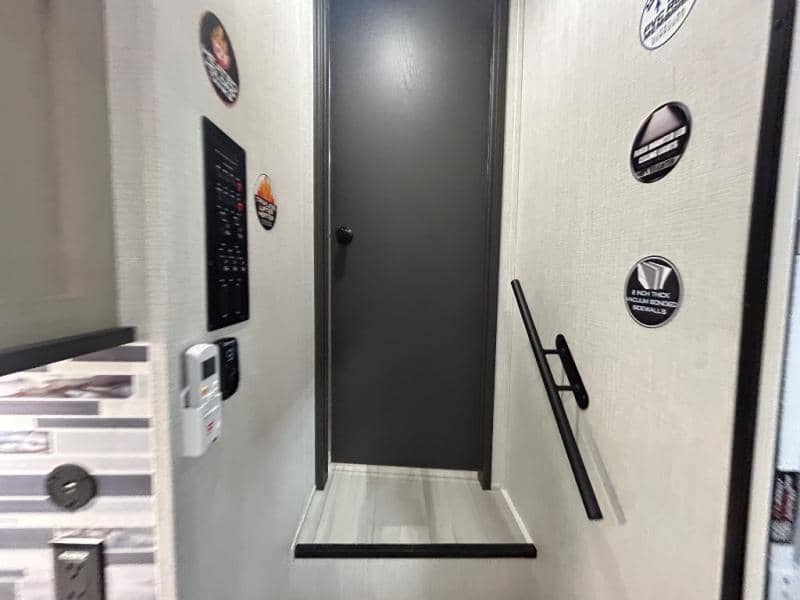 2026 Forest River 2026 Forest River Wildcat - thumbnail 44